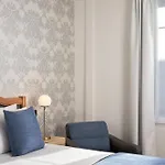 Romantic & Ξενοδοχείο Παρίσι