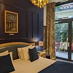 Romantic & Ξενοδοχείο