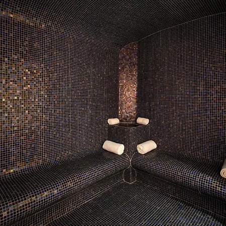 Romantic & מלון פריז