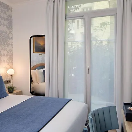 Romantic & 4*