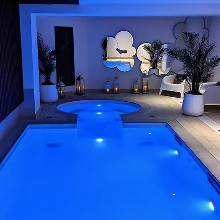 Romantic & 4*